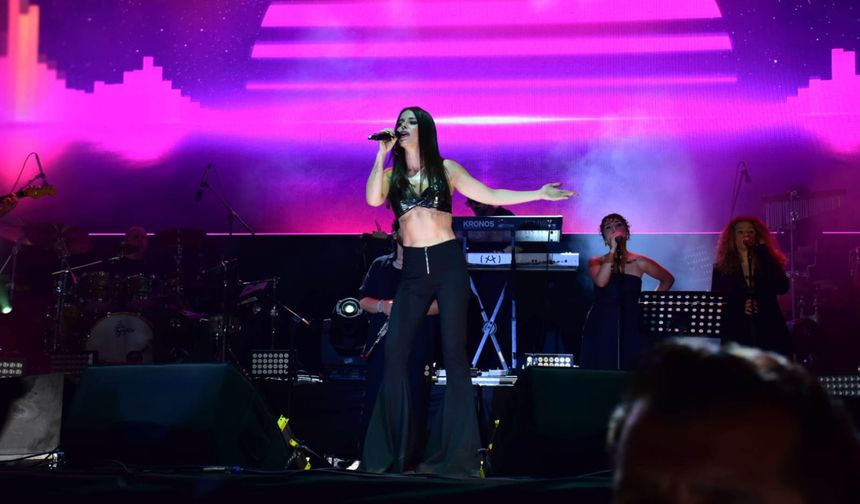 Mut Festivalinde Ceza ve Simge rüzgarı esti