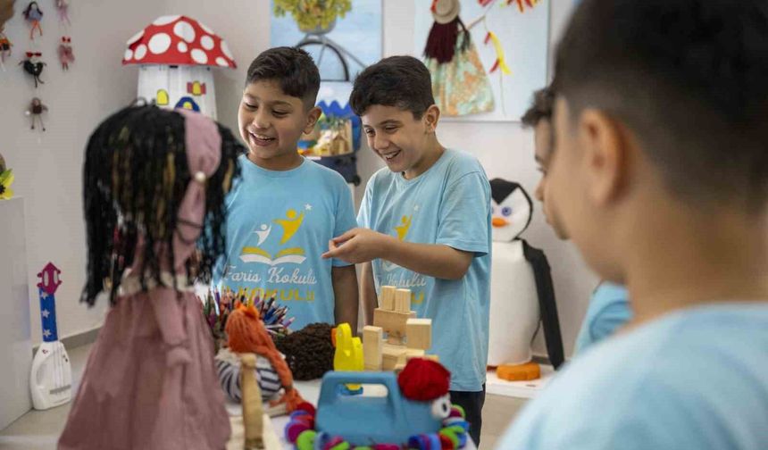 Mersin'de çocuklar atıkları sanata dönüştürdü