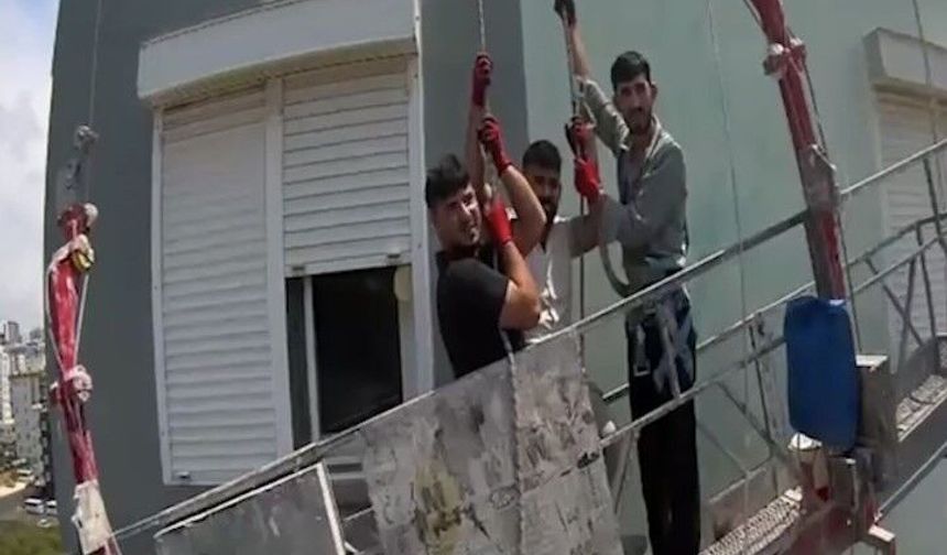 Mersin'de iskelede mahsur kalan 3 işçi kurtarıldı