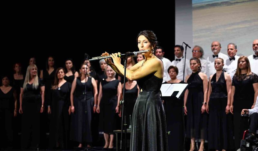 Mersin'de Sivil Toplumun Sesi Korosu sanatseverlerle buluştu