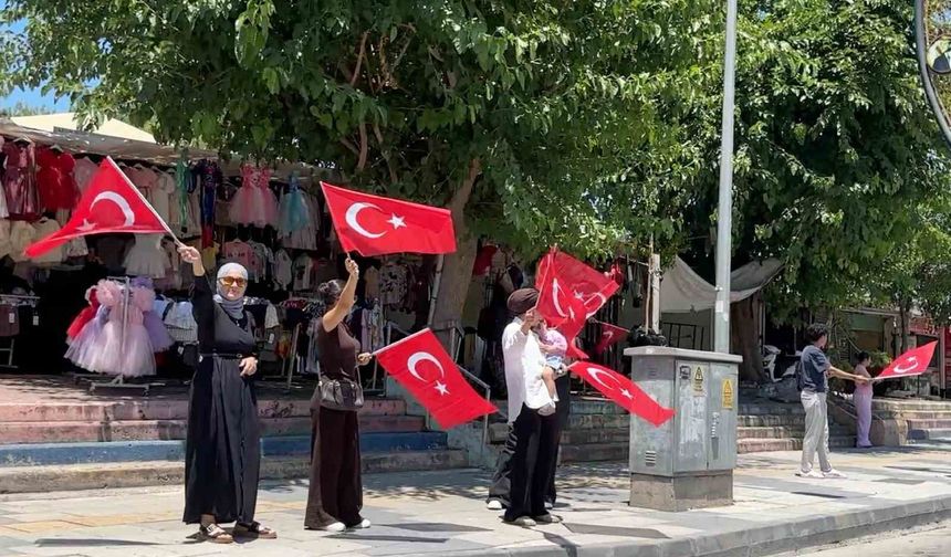 Tarsus'ta milli heyecan caddelere taştı