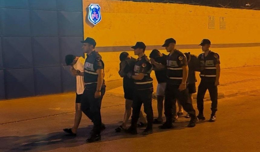 Kızkalesi'nde Polise Mukavemet Eden 4 Şüpheli Tutuklandı