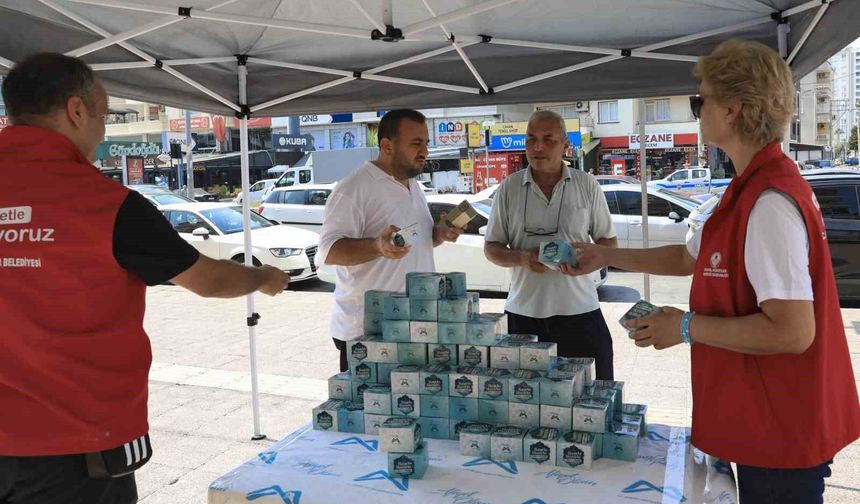 Mersin Büyükşehir’den Kandil Geleneğini Yaşatan İkram