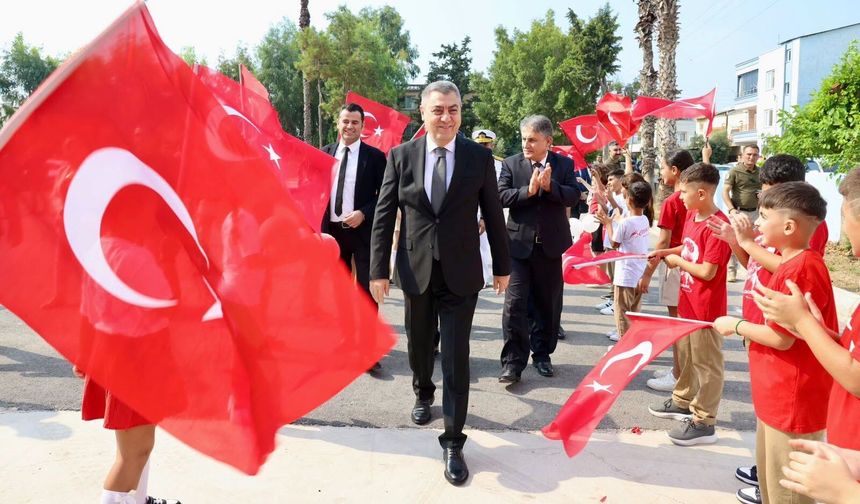 Mersin’de İlk Zil Vali Toros’tan: İlköğretim Haftası Coşkuyla Başladı