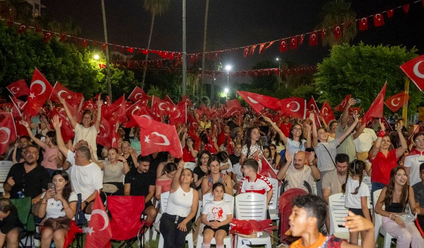 Mersin'de Filenin Sultanlarının şampiyonluk coşkusu yaşandı