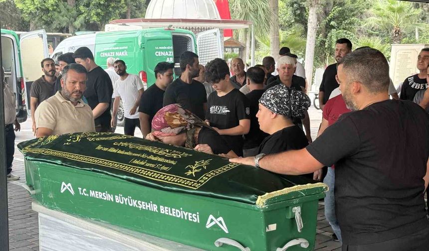 Girdiği kanalda hayatını kaybeden çocuk son yolculuğuna uğurlandı