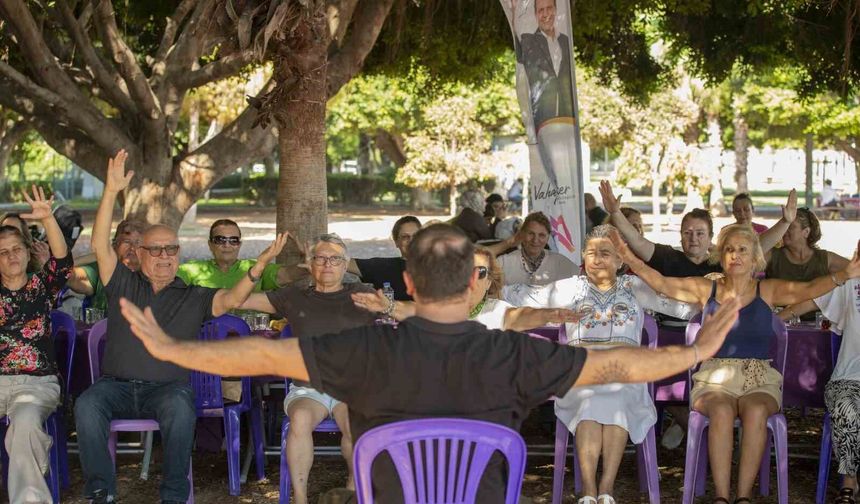 Mersin'de 80'ler buluşmasında spor ve eğlence bir arada