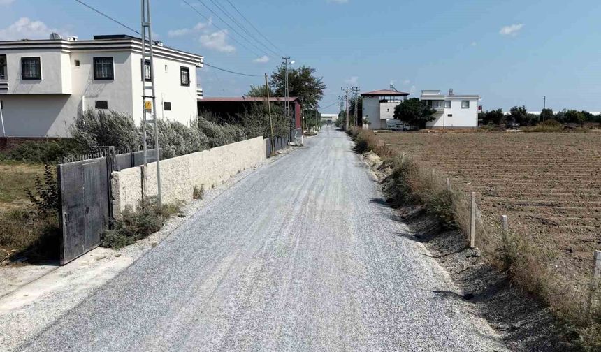 Tarsus'ta tarımsal ulaşım için 4 bin 200 metrelik yol yenilendi