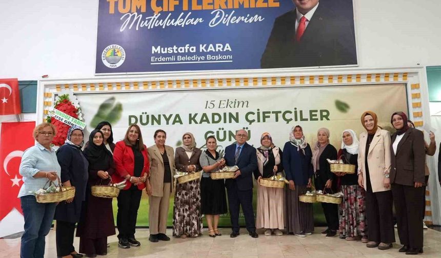 Erdemli 'de özel programla kadın çiftçiler misafir edildi