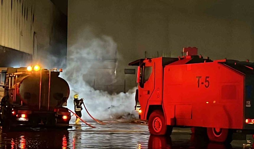 Mersin'de antrepoda çıkan yangın kontrol altına alındı
