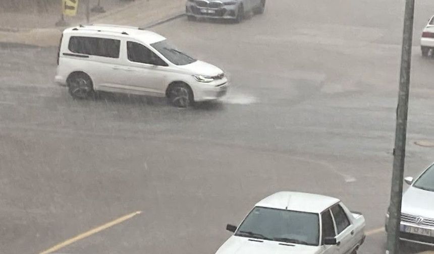 Mersin'de yağış etkisini sürdürüyor