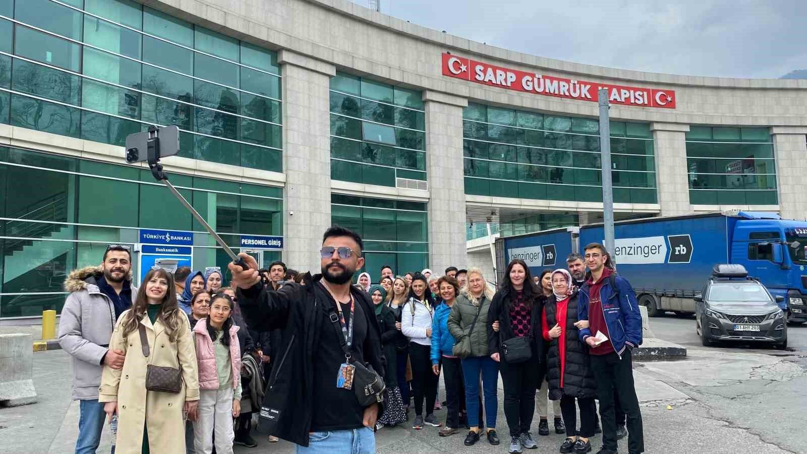Sarp Sınır Kapısı'nda yolcu geçişi 5 milyonu aştı