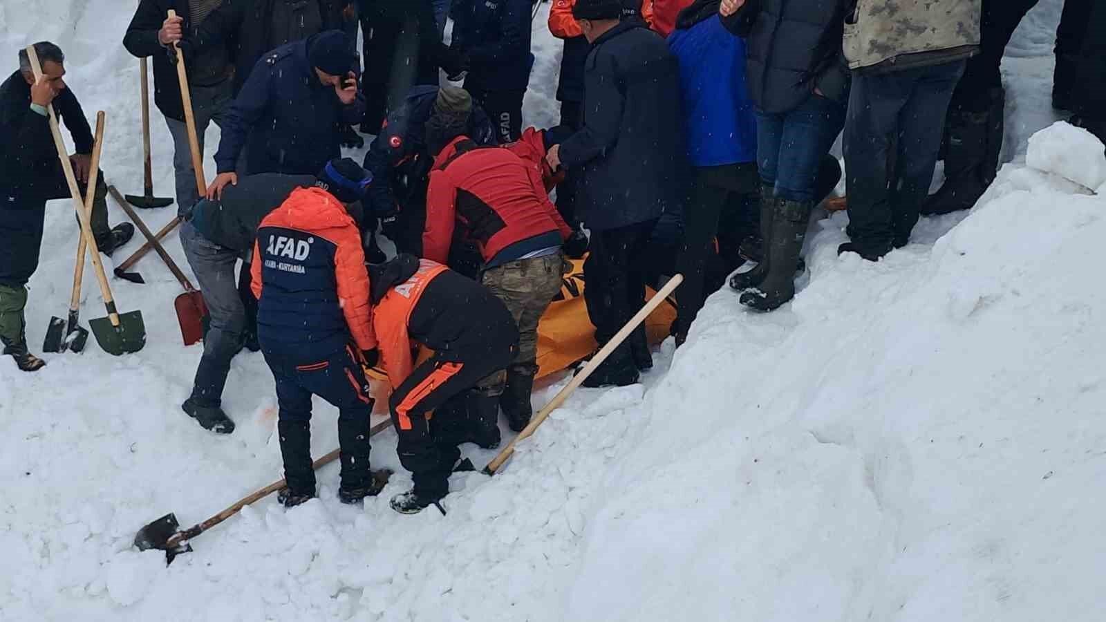Artvin'de çığ altındaki Bülent Gezer'in cansız bedeni 4 ay sonra kar altından çıkarıldı