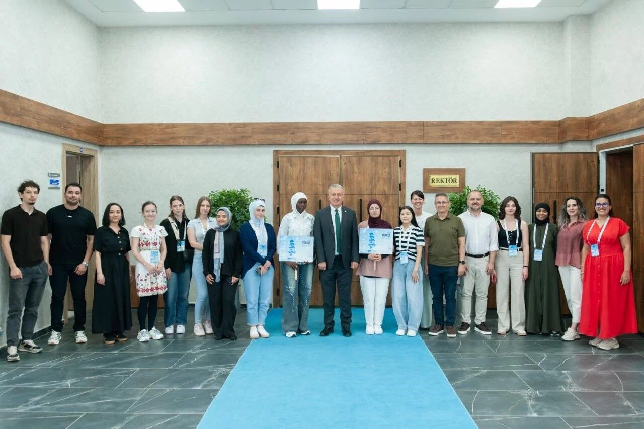 13 ülkeden gelen öğrenciler EBYÜ'de Türkçe öğreniyor