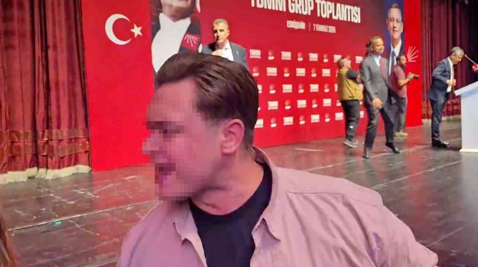 CHP'nin grup toplantısında basın mensuplarına fiziksel müdahale