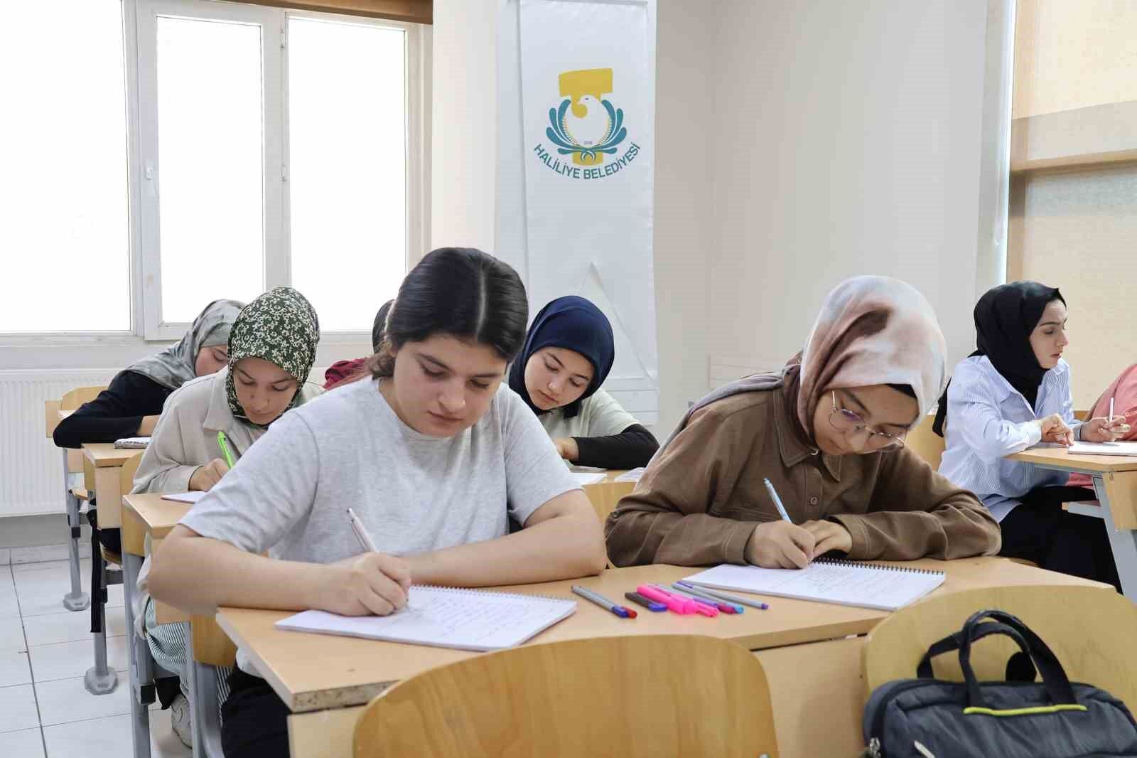Haliliye'de üniversite adaylarına ücretsiz yaz kursu