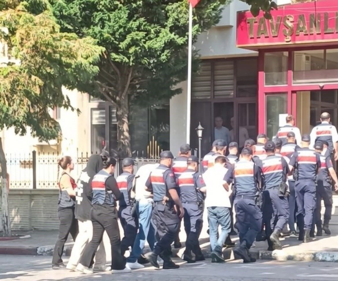 Kütahya'da yasa dışı bahis operasyonu, 8 şüpheli adli kontrolle serbest