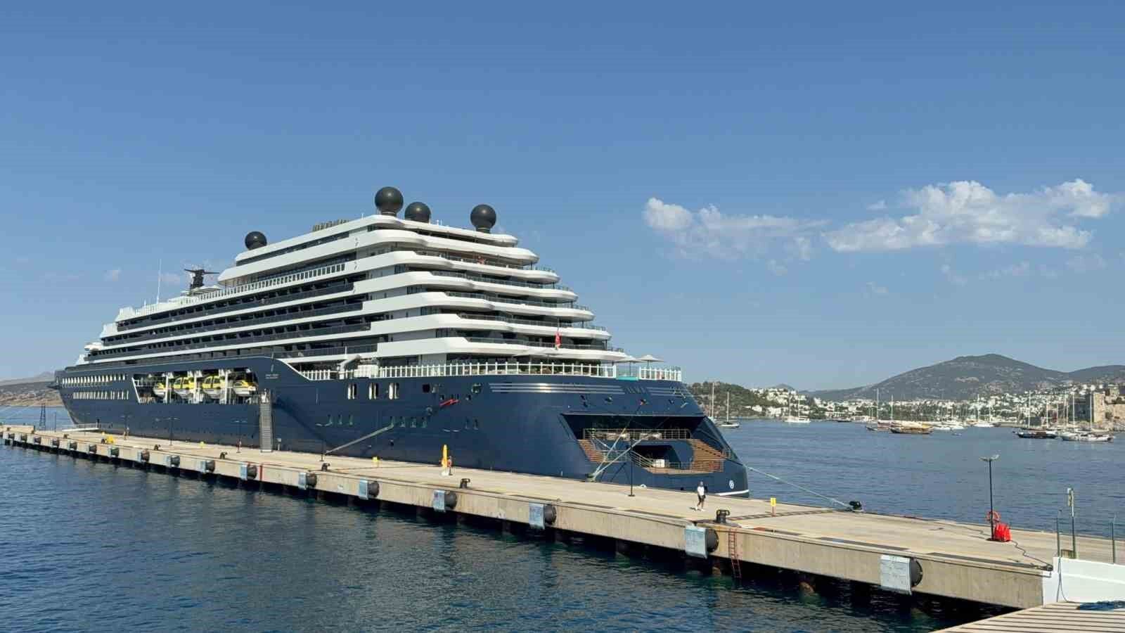 Ultra lüks kruvaziyer yeniden Bodrum'da