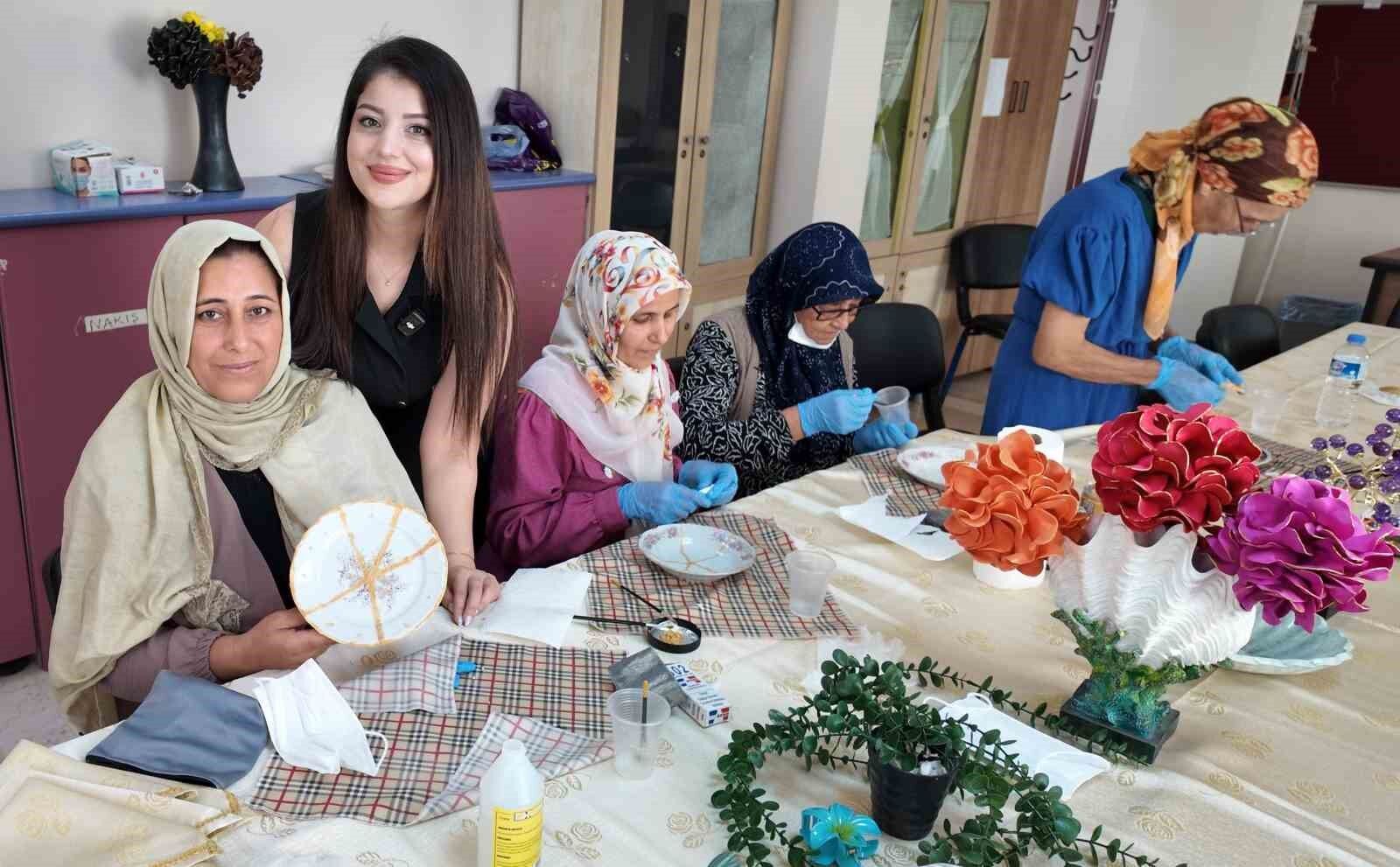 Akdeniz'de kadınlar Kintsugi sanatıyla kırılan parçaları yeniden birleştirdi