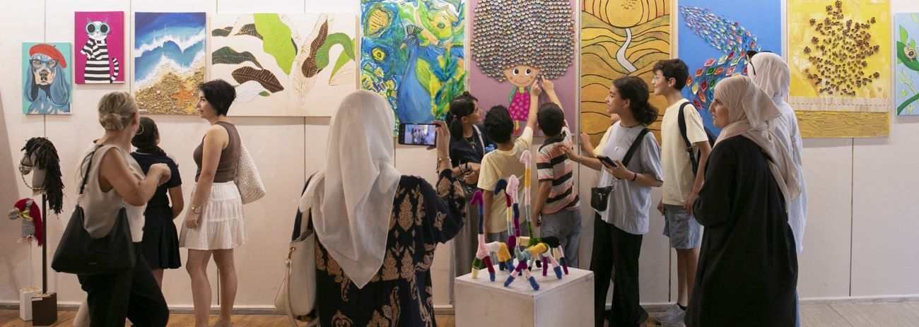 Mersin'de miniklerin rengarenk hayalleri sergiye dönüştü