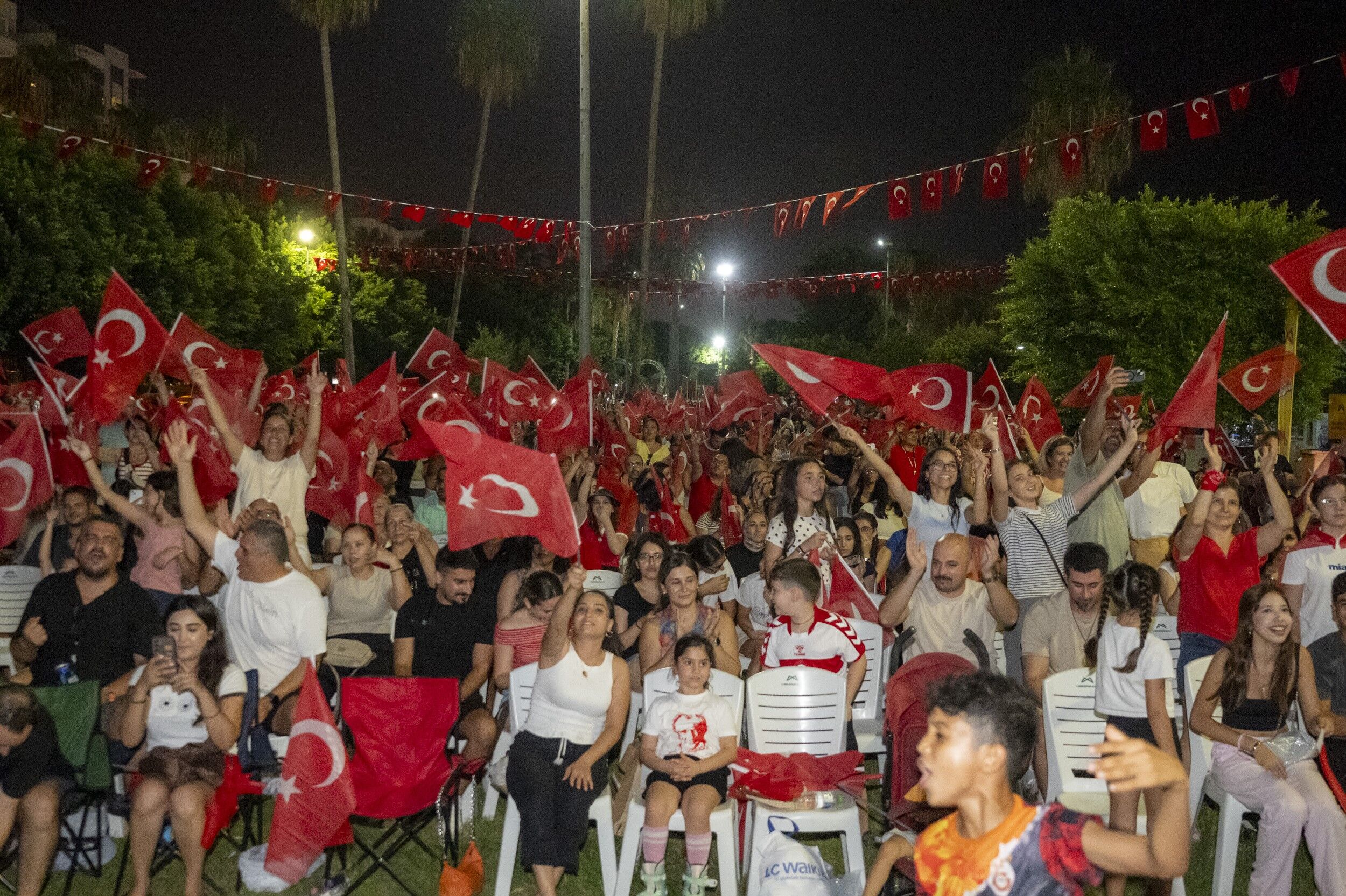 Mersin'de Filenin Sultanlarının şampiyonluk coşkusu yaşandı