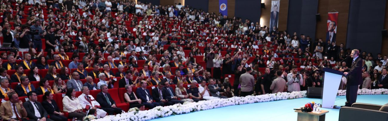 Nobel ödüllü Aziz Sancar, Mersin Üniversitesi'nde öğrencilerle buluştu