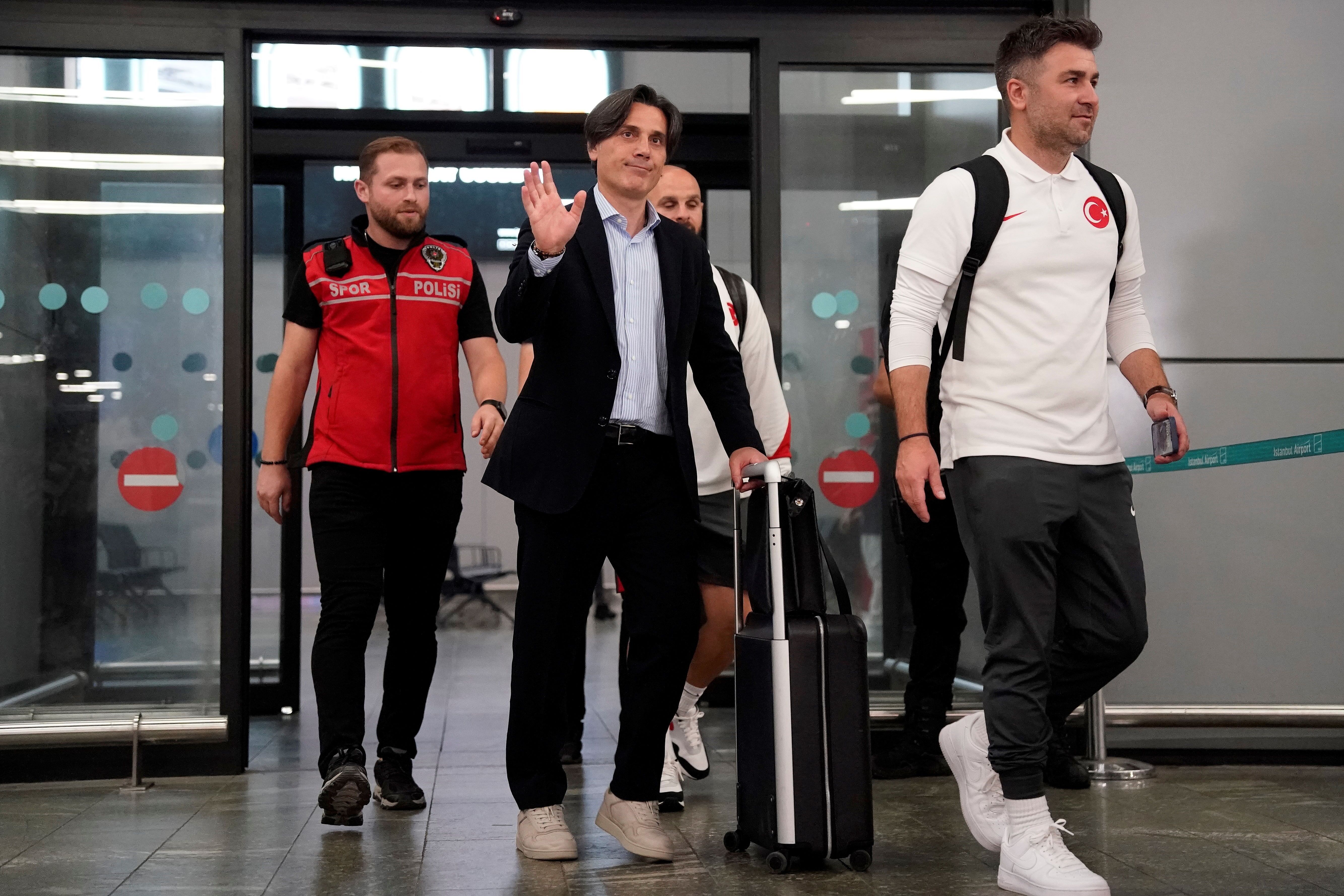 Montella: "Türkiye'nin teknik direktörlüğünü yapmak benim için büyük bir onurdu"