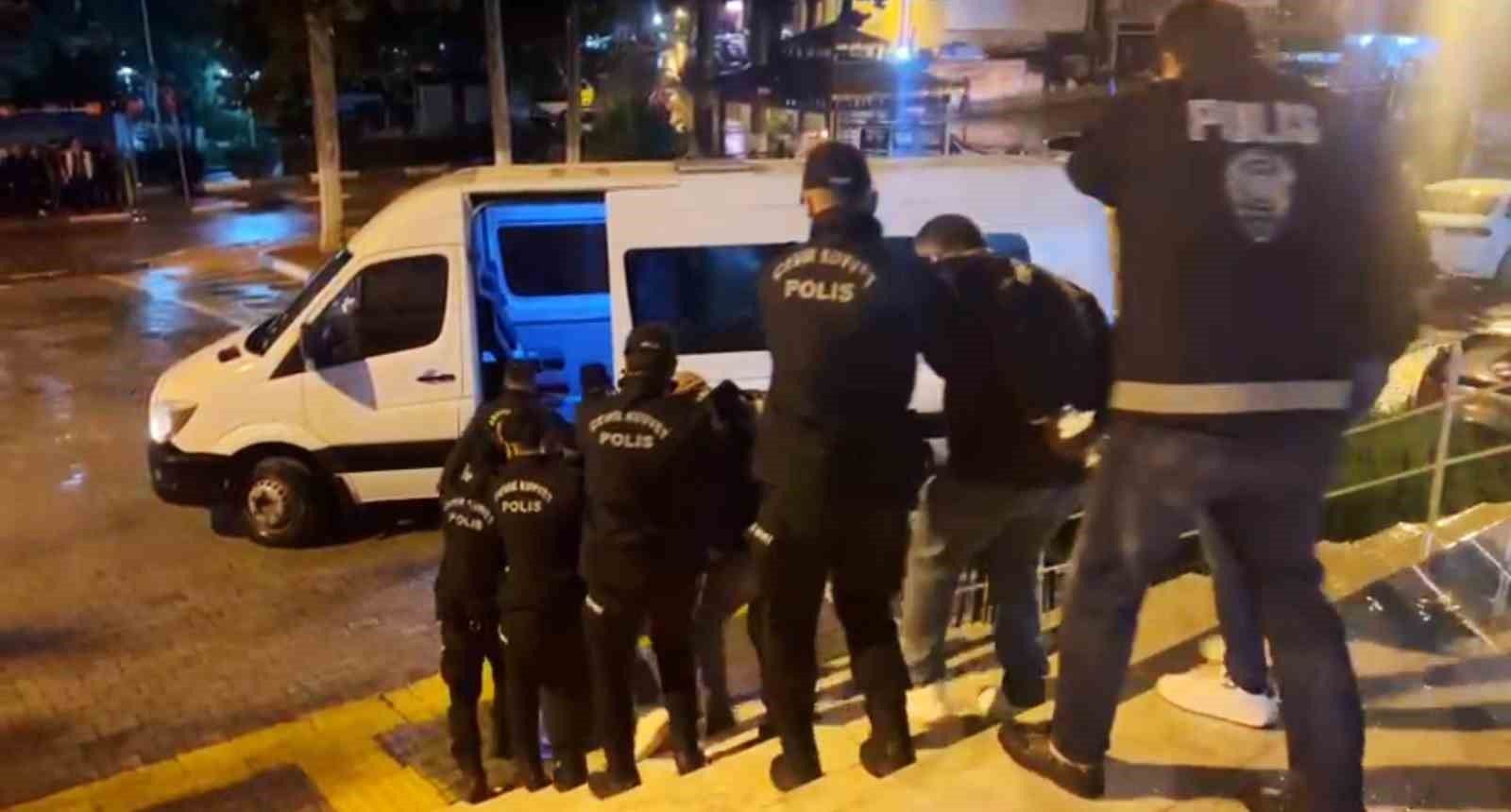 Mersin'de fuhuş operasyonu: 6 şüpheli tutuklandı