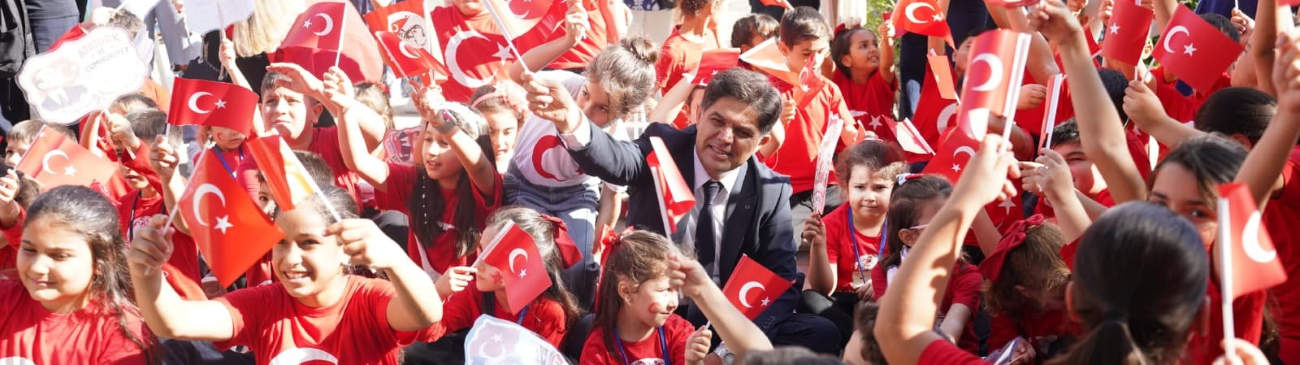 103. Yılında Mersin’de Çocuklardan Unutulmaz Kutlama