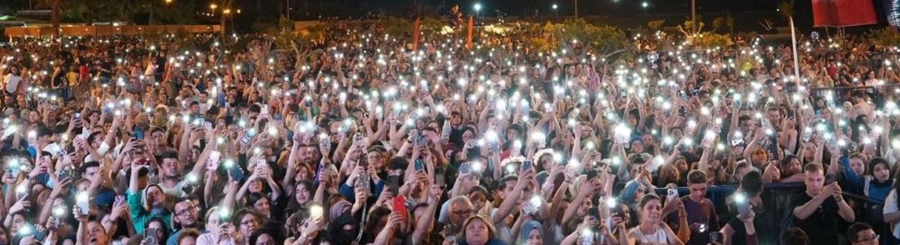 Erdemli'de Sinan Akçıl'la Karne Sevinci Zirve Yaptı