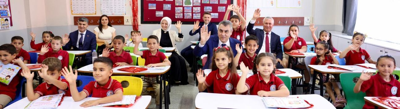 Mersin’de 403 bin öğrenci karne sevinci yaşadı