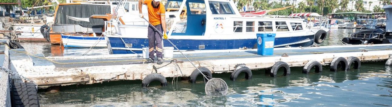 Mersin’in denizi atıklardan arındırılıyor