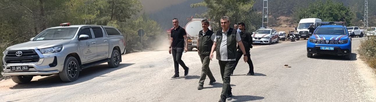 Vali Toros, Silifke’deki yangın söndürme çalışmalarını yakından takip etti