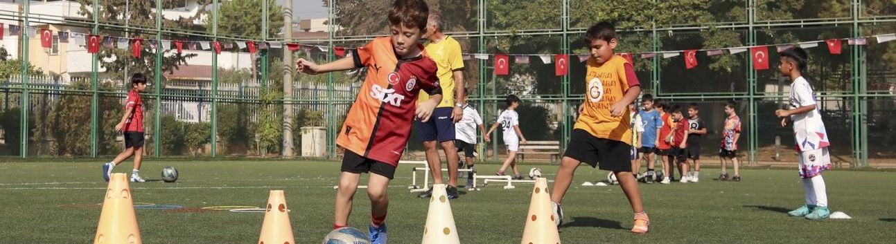 Mersin’de yıl boyu ücretsiz futbol kursu
