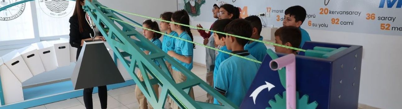 Geleceğin bilim insanları Akdeniz Belediyesinde yetişiyor