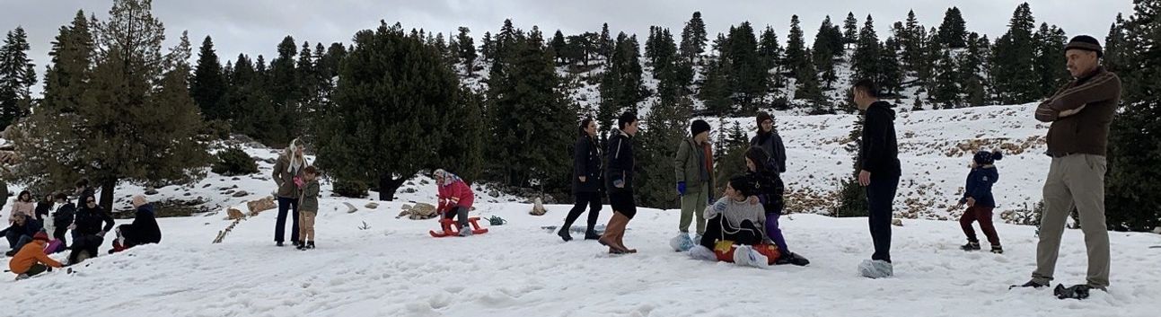 Toroslar'da kar güzelliği: Çocuğu da yaşlısı da doyasıya eğlendi