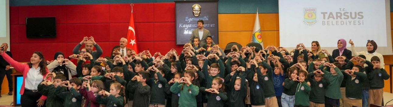 Tarsuslu minikler yerel yönetimleri yerinde öğrendi