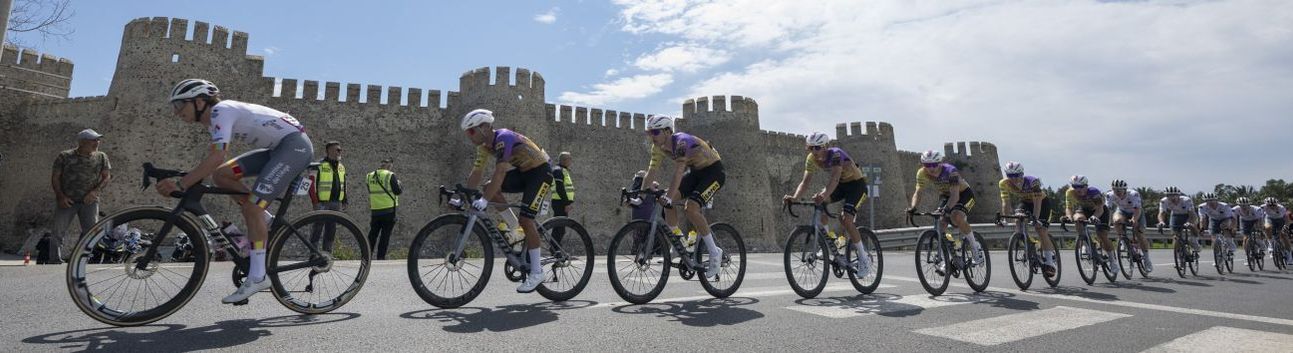 Tour Of Mersin'in ilk etabı Anamur'dan başladı, sporcular 118 kilometre pedalladı