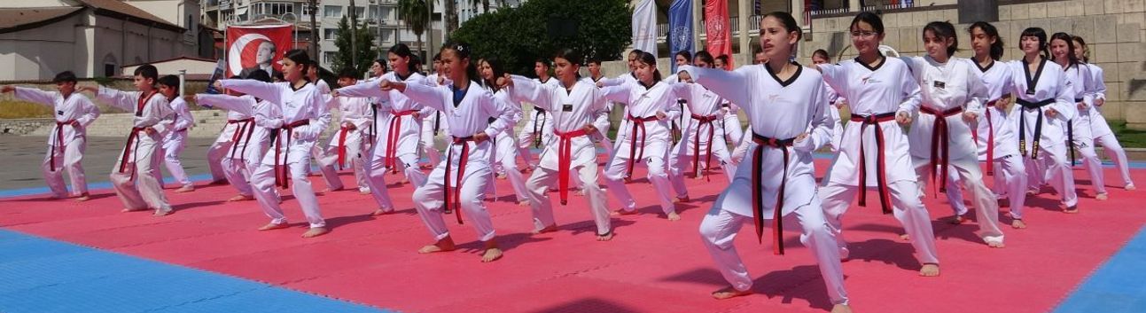 Mersin'de 19 Mayıs coşkusu Gençlik Haftası ile başladı