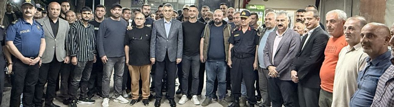 Vali Toros Tarsus'ta gönüllere dokundu