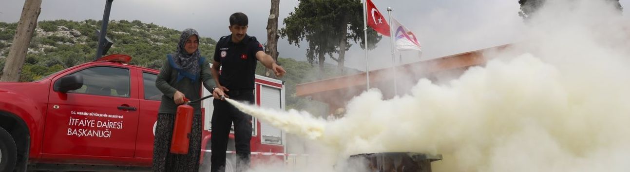 Mersin'de kadın üreticilere yangın güvenliği eğitimi